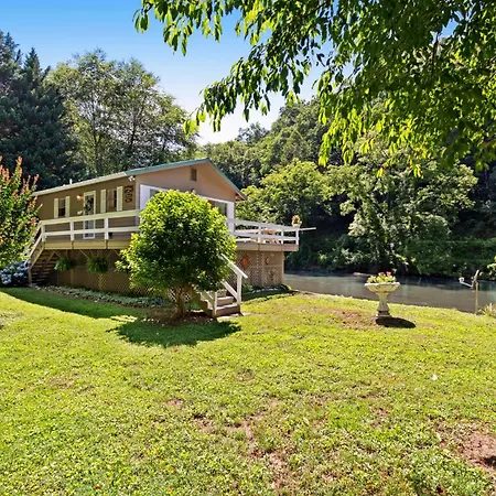 2 Bed 1 Bath Vacation Home In Sylva
